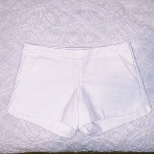 Lilly Pulitzer Adie Short in white